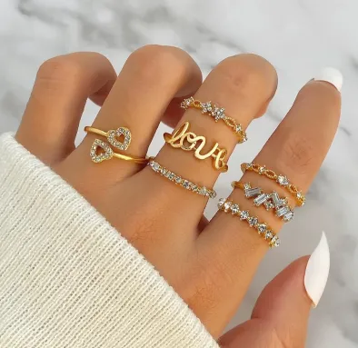 Golden Love Heart Shiny Finger Ring Set